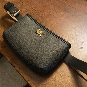 🆕 Michael Kors women's signature logo belt bag fanny pack waist pack.